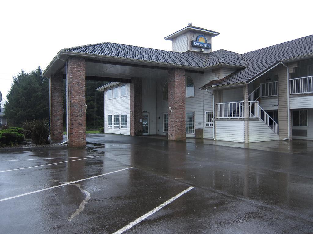 Days Inn By Wyndham Ocean Shores Esterno foto