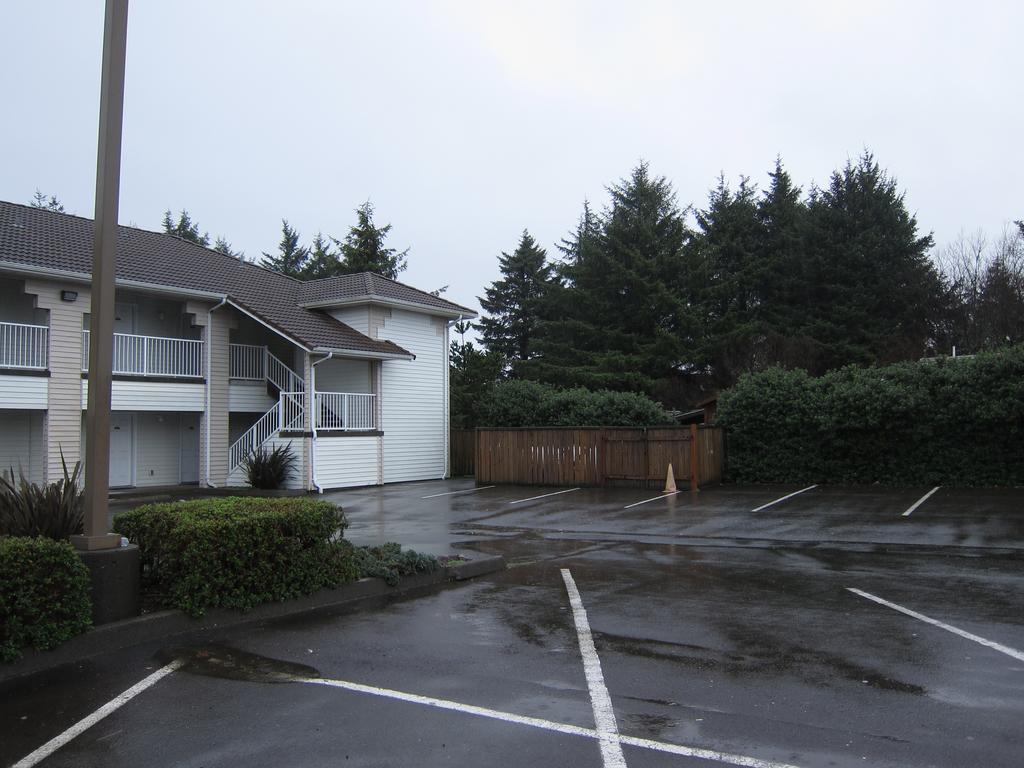 Days Inn By Wyndham Ocean Shores Esterno foto