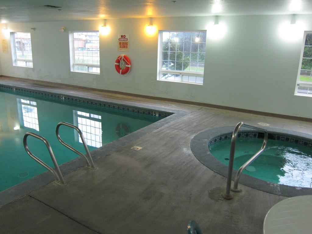 Days Inn By Wyndham Ocean Shores Esterno foto
