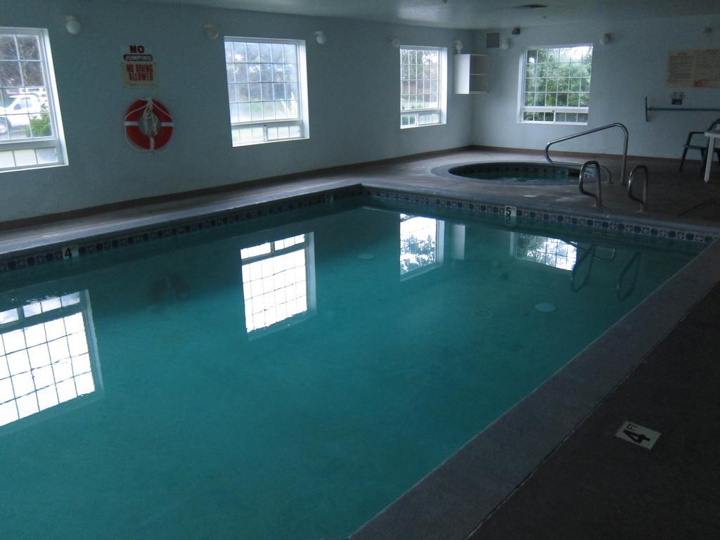 Days Inn By Wyndham Ocean Shores Esterno foto