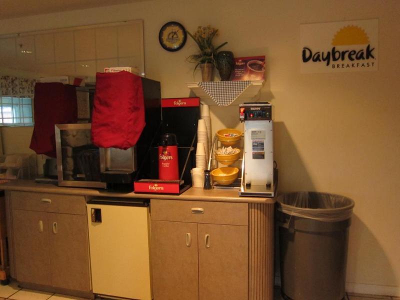 Days Inn By Wyndham Ocean Shores Esterno foto
